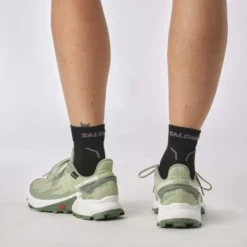 Trailrunning Schoen Salomon Women Alphacross 4 GTX Desert Sage White Laurel Wreath 12 Trailrunning Schoen Salomon Women Alphacross 4 GTX Desert Sage White Laurel Wreath -Hanwag Winkel 3 salomon alphacross 4 gtx w desert sage white laurel wreath 2