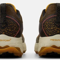 Trailrunning Schoen New Balance Men Fresh Foam X Hierro V7 Golden Hour Dark Camo Black -Hanwag Winkel 5 MTHIERV7 5