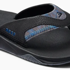 Slipper Reef Men Fanning Black Pool Palm
