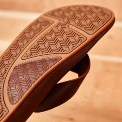 Slipper OluKai Men Ilikai Dark Wood -Hanwag Winkel ilikai1 1