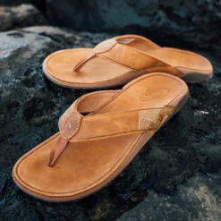Slipper OluKai Men Tuahine Stone -Hanwag Winkel tuahinegallery01 v1637772899282